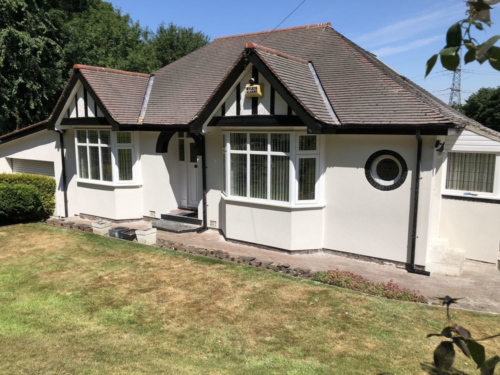 Bungalow finished with white monocouche render by P3 Plastering